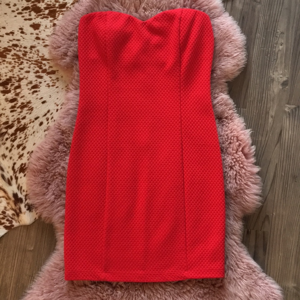 Strapless, red dress